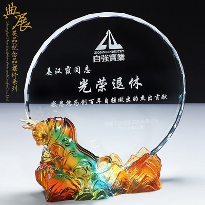琉璃工藝 從活動獎牌到榮休紀念，傳統技藝在現代生活中的華麗綻放
